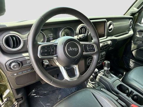 Used 2023 Jeep Wrangler Unlimited Sahara AWD/4WD image 11