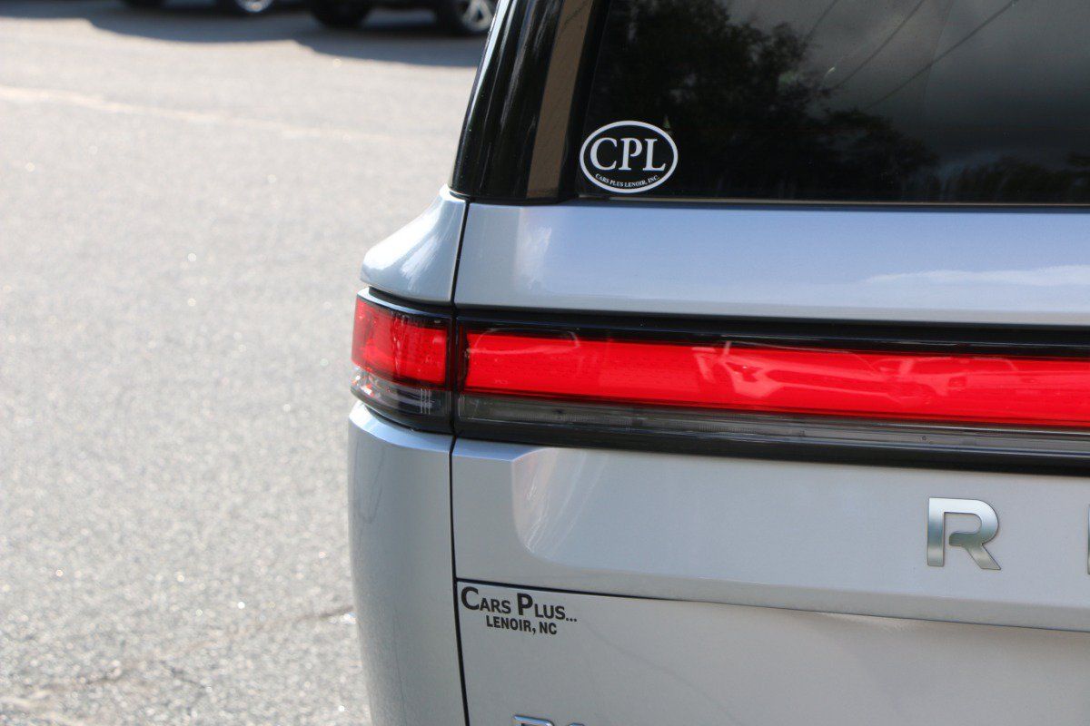 Used 2025 Rivian R1S Adventure Dual AWD/4WD image 6