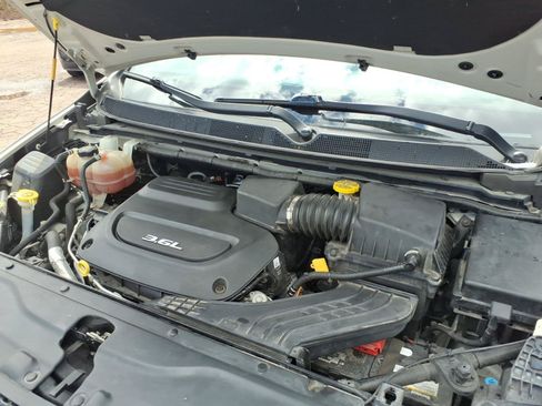 Used 2017 Chrysler Pacifica Touring FWD image 13