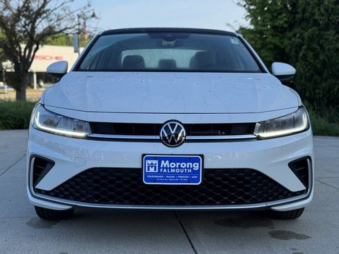 New 2025 Volkswagen Jetta SE image 2