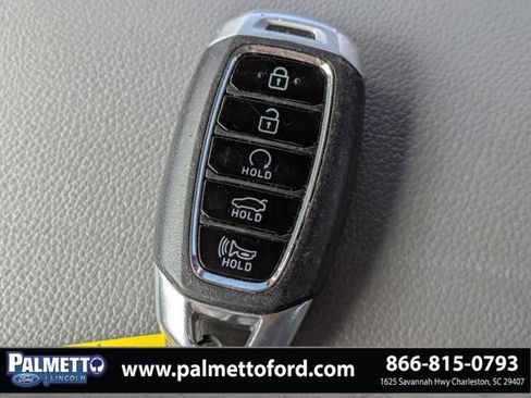 Used 2022 Hyundai Elantra SEL image 25