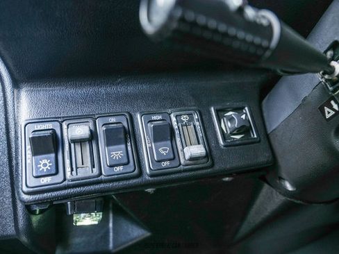 Used 2003 HUMMER H1 4-Door Open Top AWD/4WD image 28