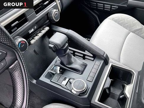 Certified 2025 Toyota Tacoma SR5 AWD/4WD image 17