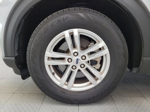 Used 2023 Ford Explorer XLT w/ Equipment Group 202A RWD image 31
