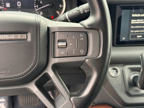 Used 2023 Land Rover Defender 110 X-Dynamic SE image 28