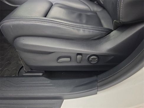 Certified 2020 Subaru Outback Limited XT image 17