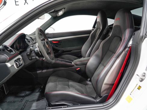 Used 2022 Porsche 718 Cayman GT4 RWD image 8