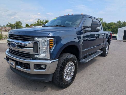 Used 2019 Ford F250 XLT w/ XLT Premium Package AWD/4WD image 3
