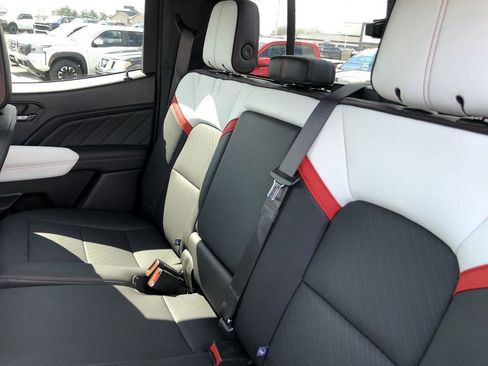 Used 2024 GMC Canyon AT4X AWD/4WD image 11