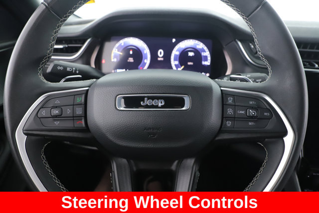 Used 2025 Jeep Grand Cherokee Laredo X AWD/4WD image 24