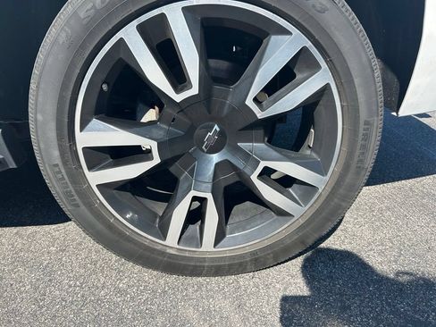 Used 2019 Chevrolet Tahoe Premier AWD/4WD image 28