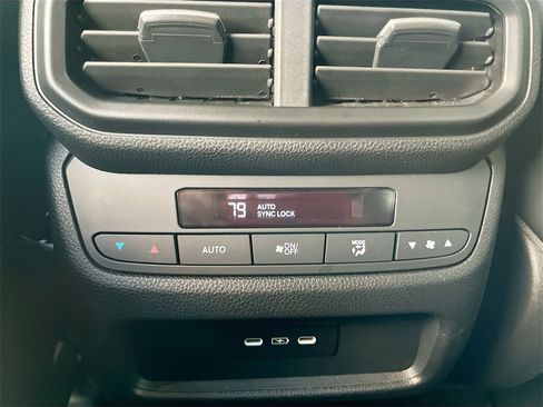 Used 2025 Honda Pilot EX-L image 24