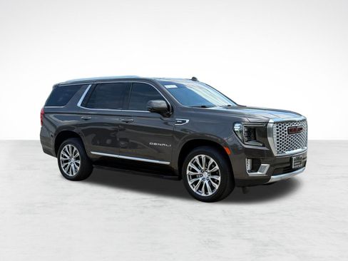 Used 2021 GMC Yukon Denali w/ LPO, Illumination Package RWD image 7