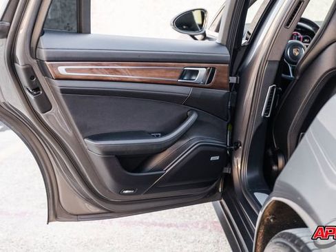 Used 2018 Porsche Panamera 4S image 69