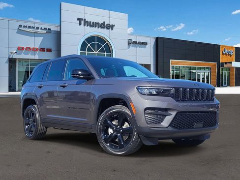 New 2025 Jeep Grand Cherokee Altitude image 1