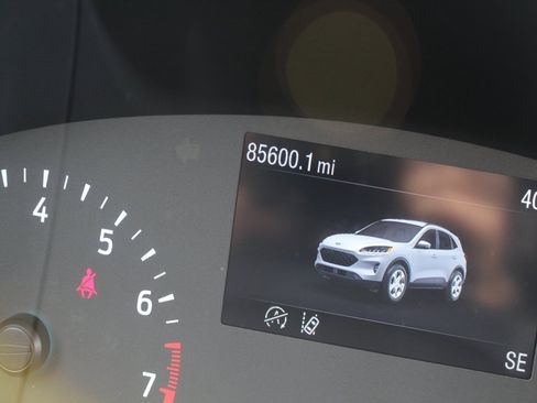 Used 2022 Ford Escape SE w/ Convenience Package image 18