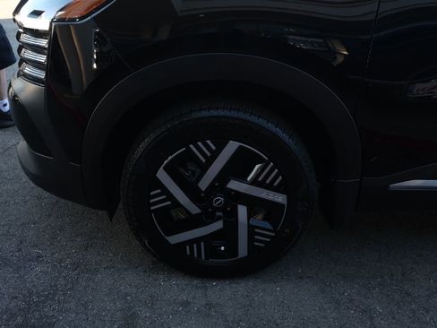 New 2026 Nissan Kicks SV image 11