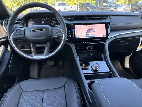 New 2027 Jeep Grand Cherokee Limited AWD/4WD image 23