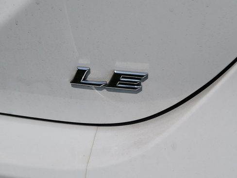 Used 2022 Toyota Camry LE FWD image 16