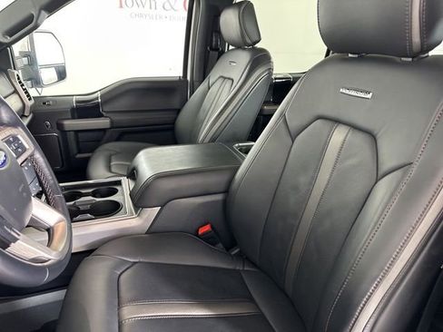 Used 2022 Ford F450 Platinum w/ FX4 Off-Road Package image 20