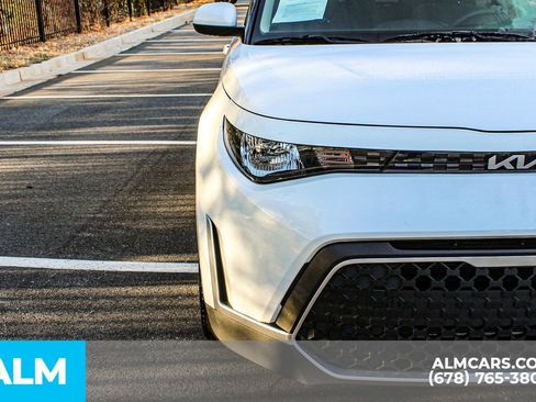 Used 2025 Kia Soul LX w/ LX Technology Package image 12