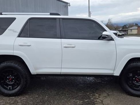 Used 2018 Toyota 4Runner TRD Off-Road Premium image 4