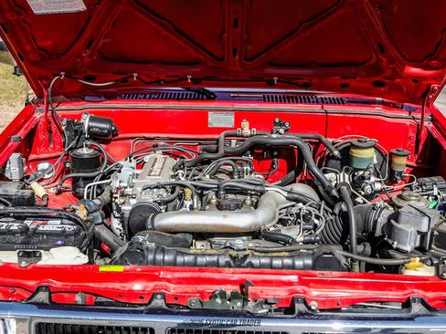 Used 1986 Toyota Pickup 4x4 Regular Cab Turbo image 16