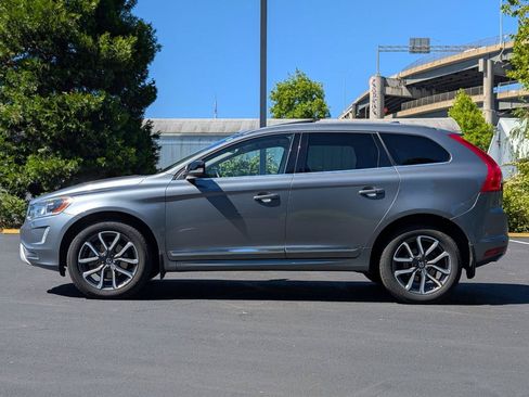 Used 2017 Volvo XC60 T6 Dynamic w/ Preferred Option Package AWD/4WD image 4