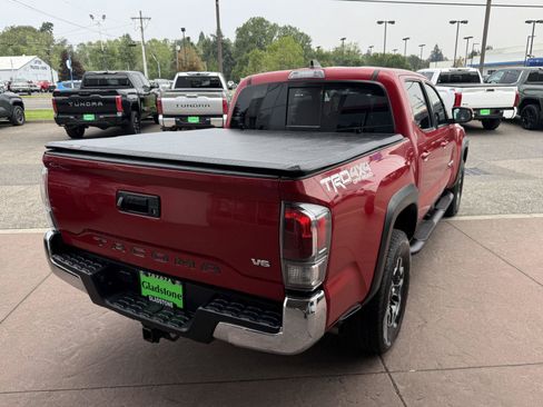 Used 2020 Toyota Tacoma TRD Off-Road AWD/4WD image 6