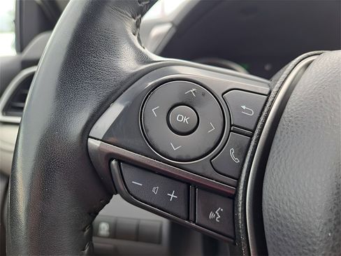 Used 2022 Toyota Camry XSE image 13