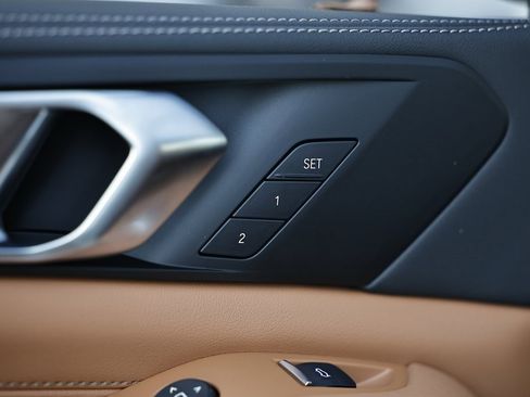 New 2026 BMW X5 sDrive40i image 17