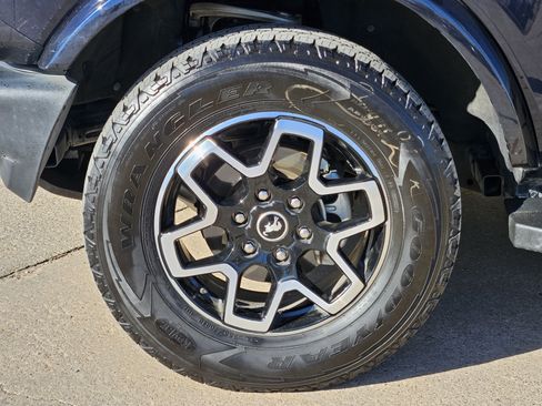 Used 2021 Ford Bronco Outer Banks image 13