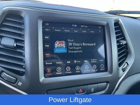 Used 2022 Jeep Cherokee Trailhawk w/ Comfort/Convenience Group image 16