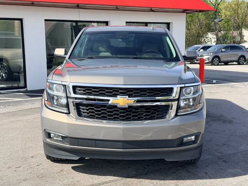 Used 2017 Chevrolet Suburban LT w/ Luxury Package image 9