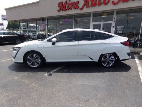 Used 2018 Honda Clarity Plug-In Hybrid image 2