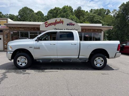 Used 2017 RAM 2500 SLT AWD/4WD image 2