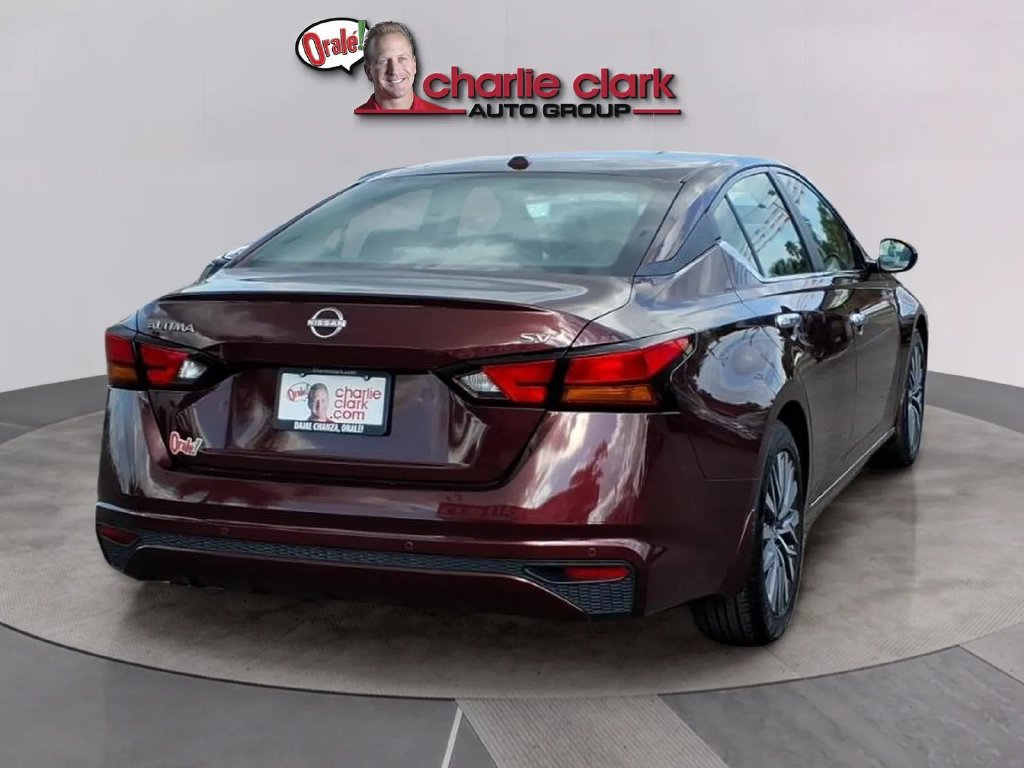 Used 2024 Nissan Altima 2.5 SV FWD image 5