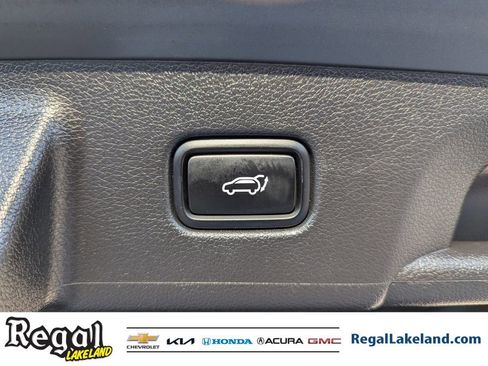 Used 2023 Hyundai Palisade Calligraphy image 9