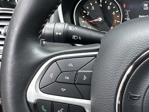Used 2018 Jeep Compass Limited w/ Navigation Group AWD/4WD image 27