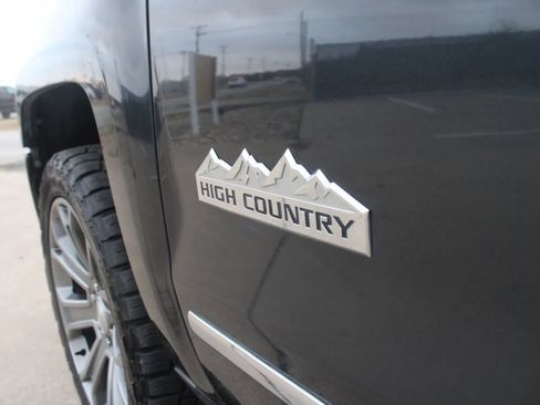 Used 2018 Chevrolet Silverado 1500 High Country AWD/4WD image 29