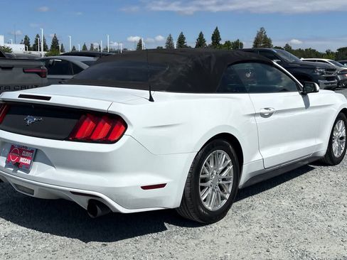 Used 2016 Ford Mustang Convertible RWD image 3