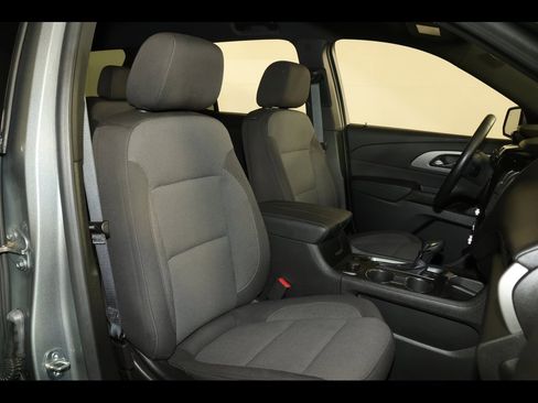Used 2023 Chevrolet Traverse LT image 32