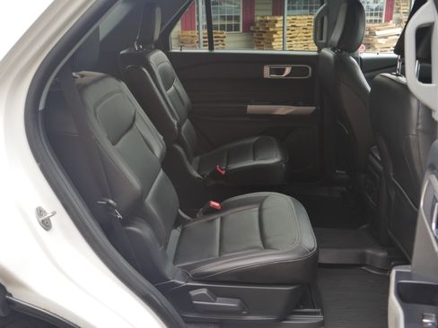 Certified 2023 Ford Explorer XLT AWD/4WD image 28