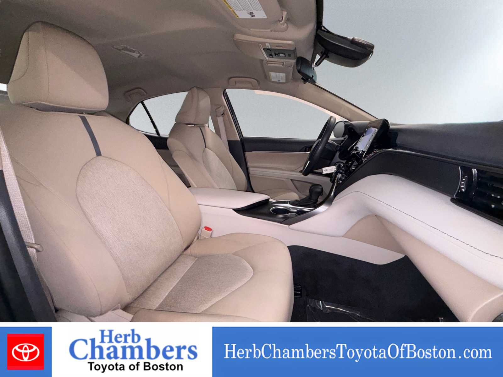 Used 2022 Toyota Camry LE FWD image 16