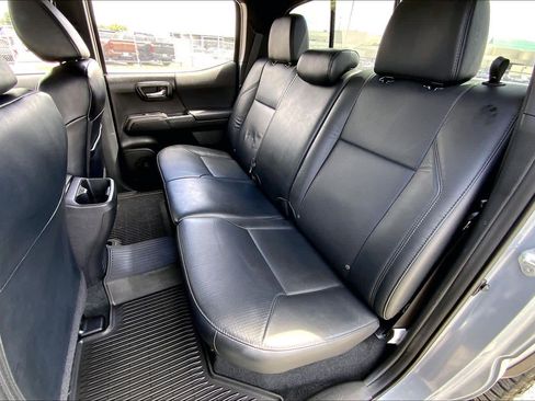 Used 2021 Toyota Tacoma TRD Off-Road w/ TRD Premium Off Road Package AWD/4WD image 20