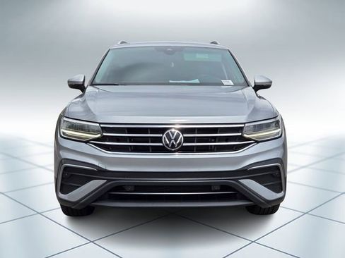 Used 2023 Volkswagen Tiguan SE FWD image 8