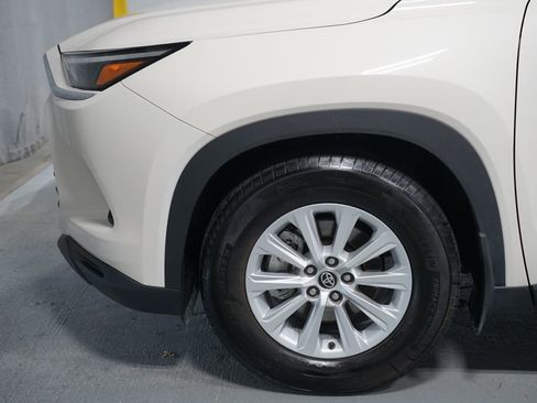 Certified 2024 Toyota Grand Highlander XLE image 5