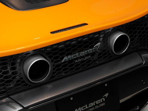 Used 2026 McLaren Artura Spider RWD image 42