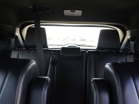 Certified 2024 Toyota Highlander XSE image 24