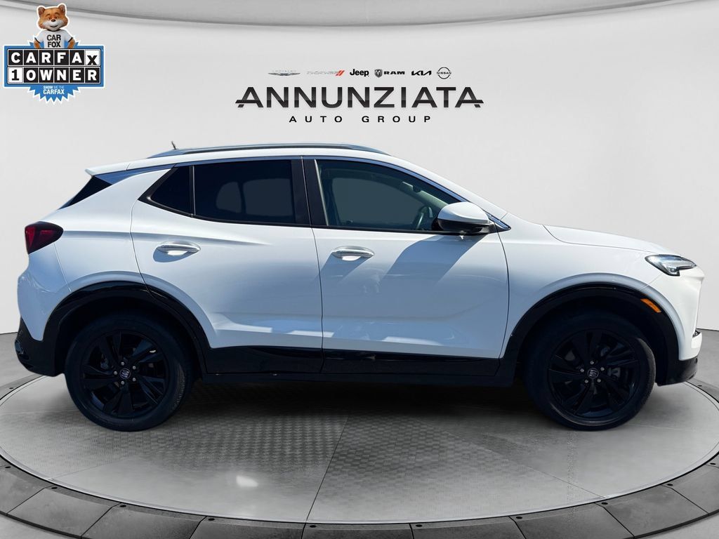 Used 2024 Buick Encore GX Sport Touring AWD/4WD image 6